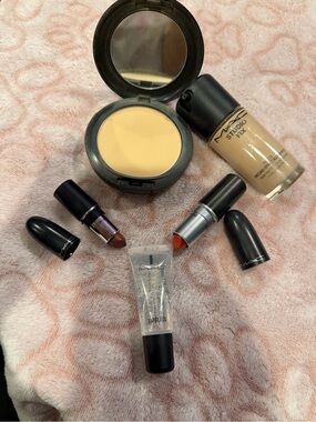 MAC Cosmetics Women Makeup Set in Beige and Nude Shades